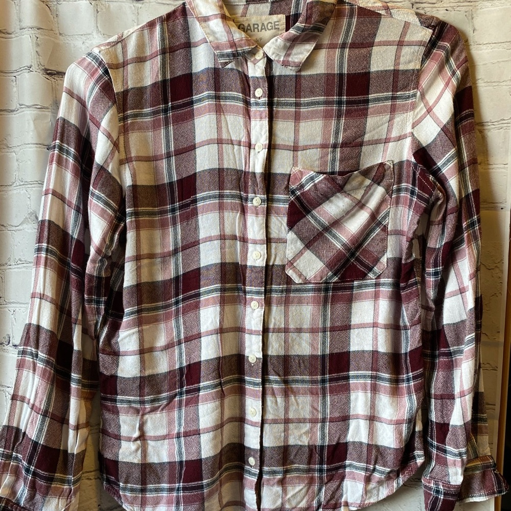 Garage plied size Small button down shirt